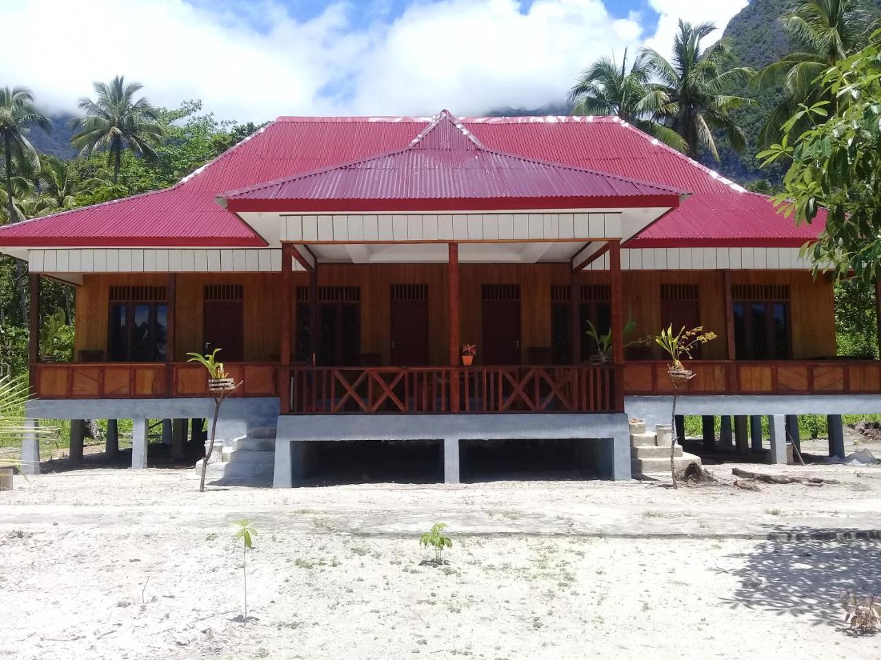 Nusa Nalan Beach Resort Rumah Olat Esterno foto