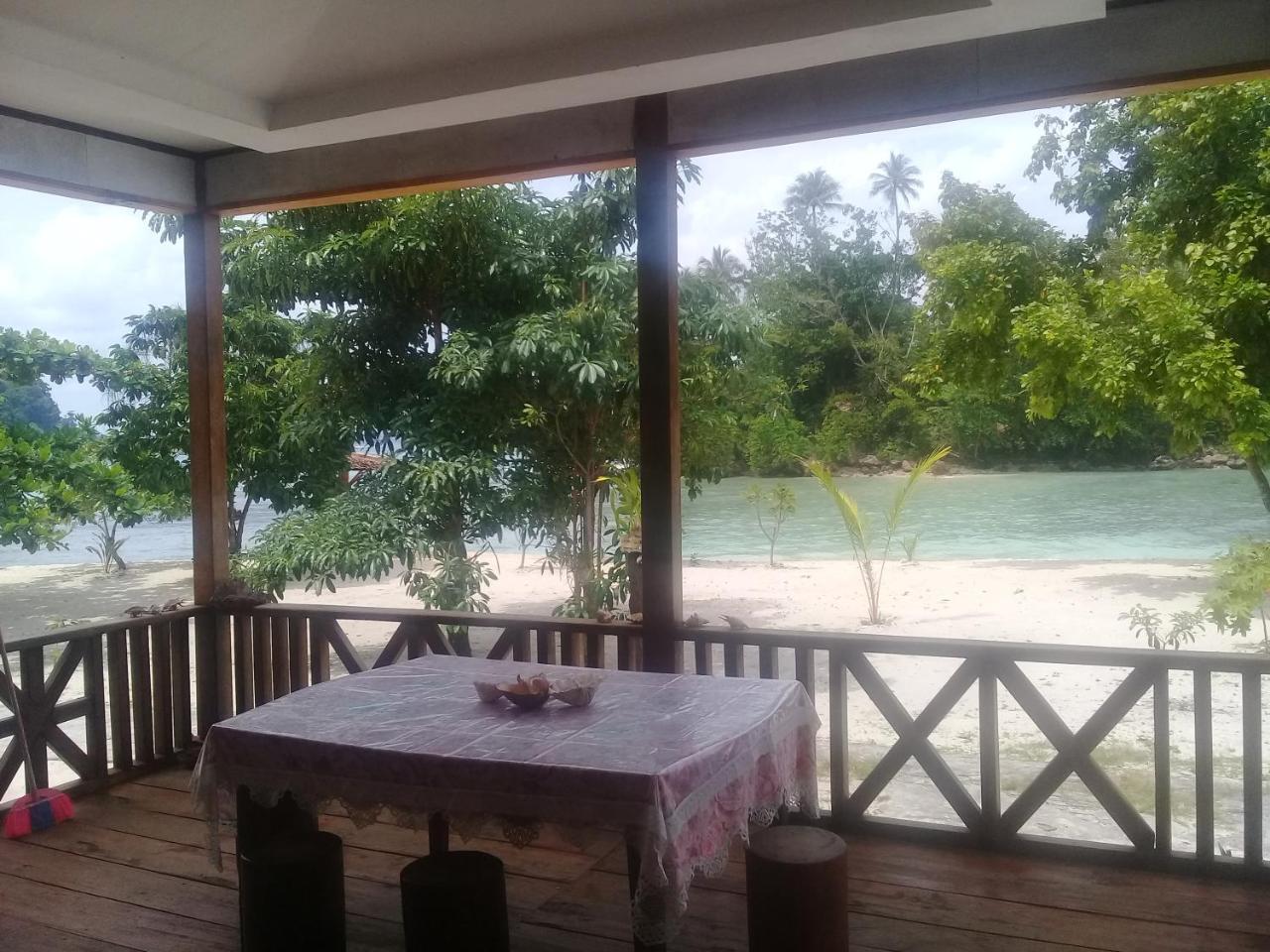 Nusa Nalan Beach Resort Rumah Olat Esterno foto