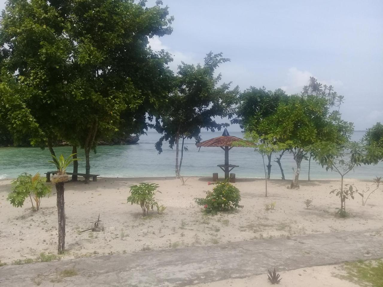 Nusa Nalan Beach Resort Rumah Olat Esterno foto