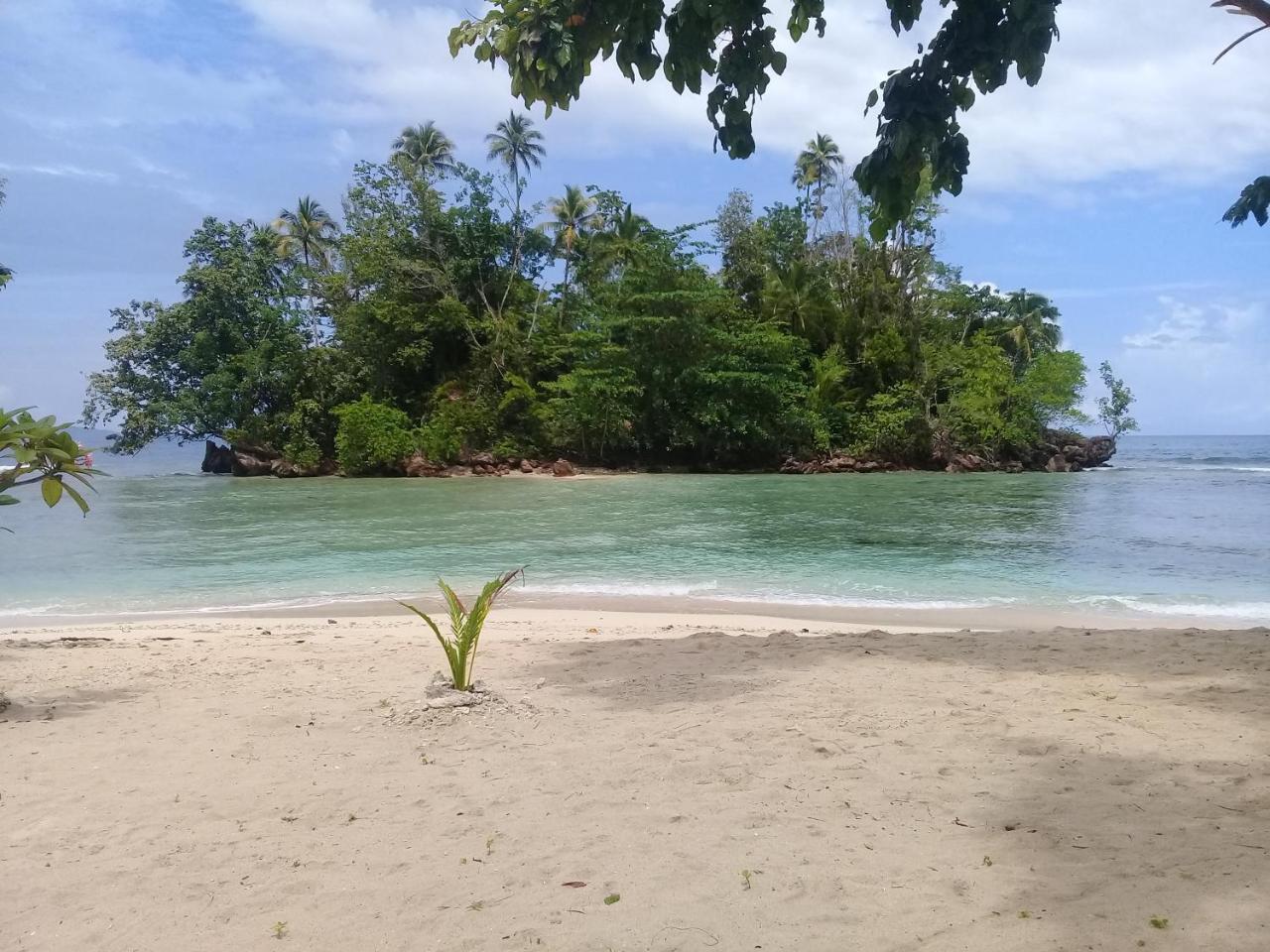 Nusa Nalan Beach Resort Rumah Olat Esterno foto