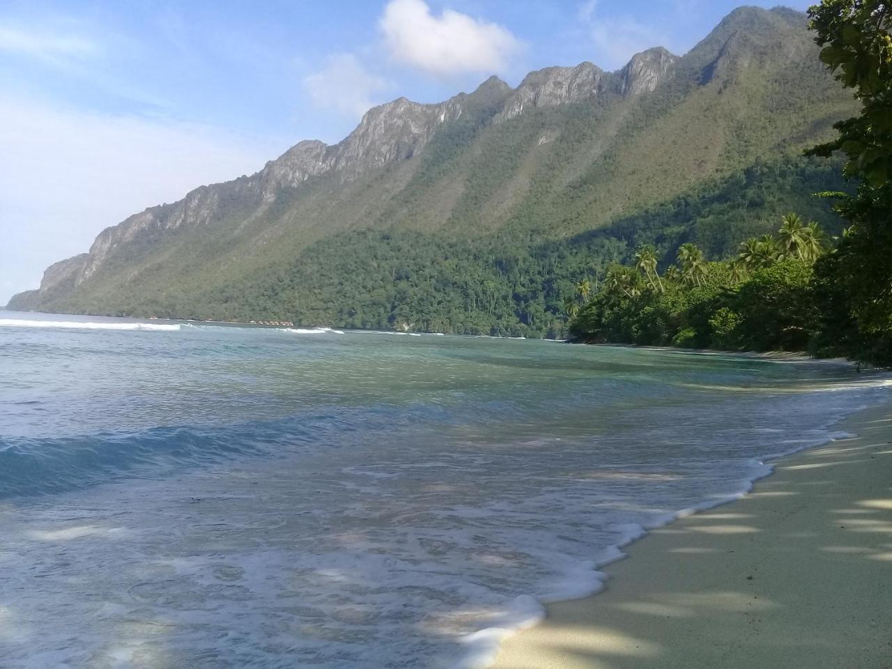 Nusa Nalan Beach Resort Rumah Olat Esterno foto