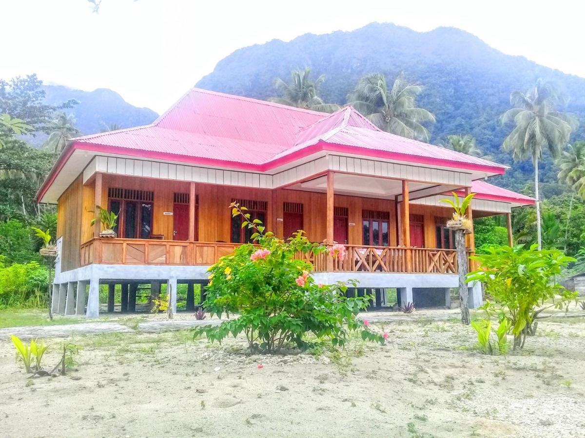 Nusa Nalan Beach Resort Rumah Olat Esterno foto